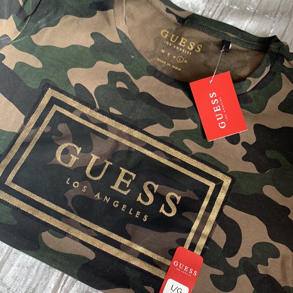 GUESS TEE (NEW WITH TAG)